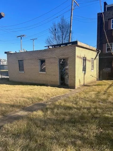 701 Madison St, Gary, IN 46402 photo 4