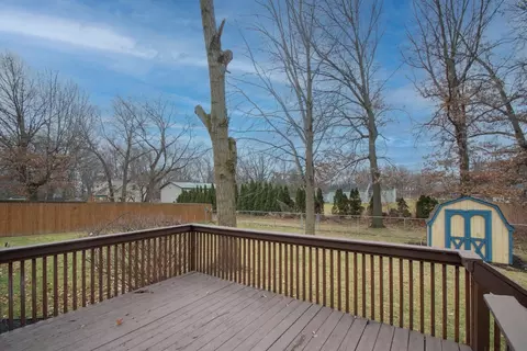 358 Marilyn Rd, Burns Harbor, IN 46304 photo 24