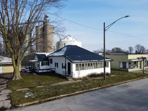 306 E State St, Morocco, IN 47963 photo 7
