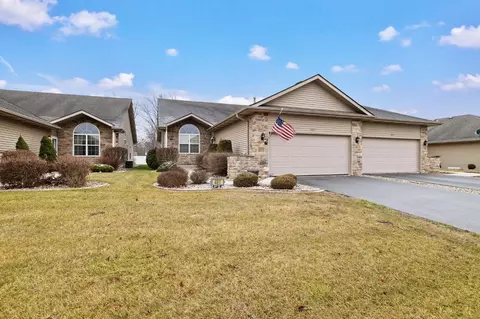 481 Cochran Dr, Crown Point, IN 46307 photo 2