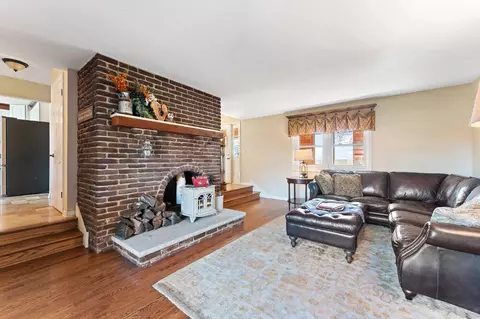 Living - 1504 E 153rd Ave, Crown Point, IN 46307 photo 3 of 4