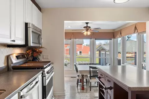 Kitchen - 1504 E 153rd Ave, Crown Point, IN 46307 photo 2 of 5