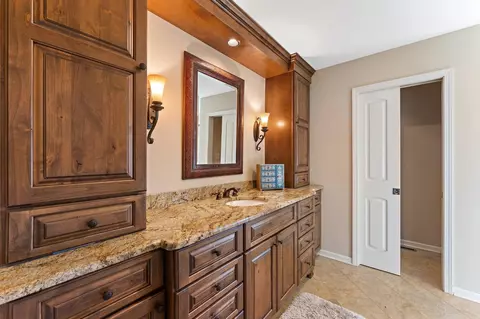 Bath - 1504 E 153rd Ave, Crown Point, IN 46307 photo 1 of 7