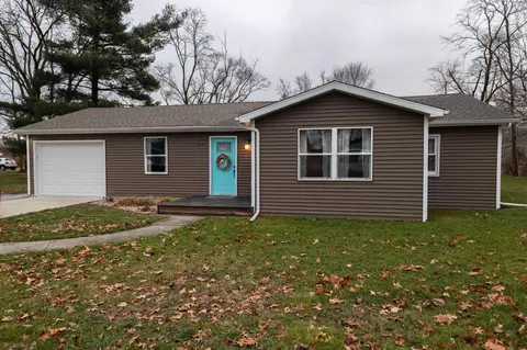 236 E Jackson St, Wheatfield, IN 46392 photo 1