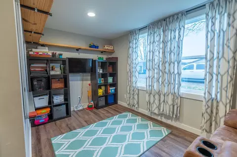 236 E Jackson St, Wheatfield, IN 46392 photo 4