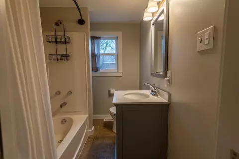 236 E Jackson St, Wheatfield, IN 46392 photo 12