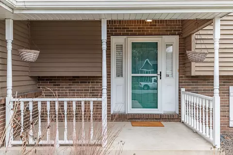 343 N Lillian St, Griffith, IN 46319 photo 2
