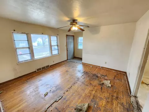 532 King St, Gary, IN 46406 photo 4