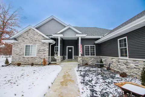 3054 Peacock Ln, Wheatfield, IN 46392 photo 4