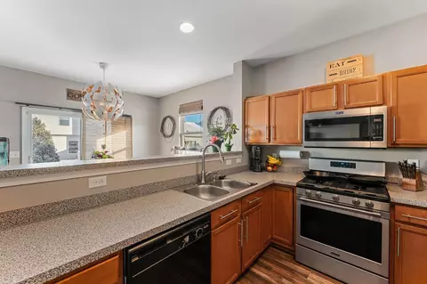 Kitchen - 7524 E 112th Ave, Crown Point, IN 46307 photo 2 of 4