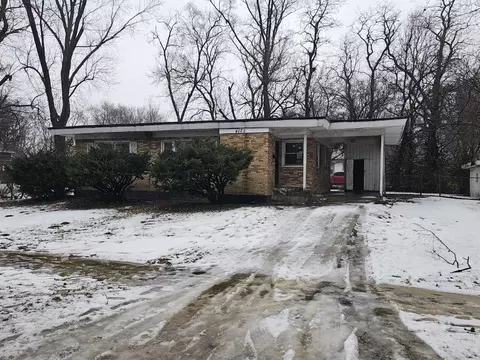 Exterior - 4025 E 10th Ave, Gary, IN 46403 photo 3 of 7
