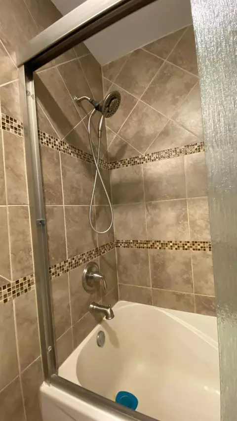 Bath - 3117 Devonshire Cir, Crown Point, IN 46307 photo 6 of 14