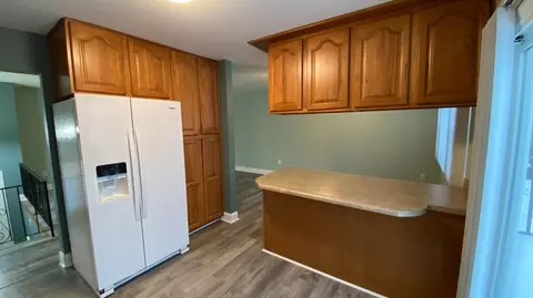 Kitchen - 3117 Devonshire Cir, Crown Point, IN 46307 photo 7 of 8