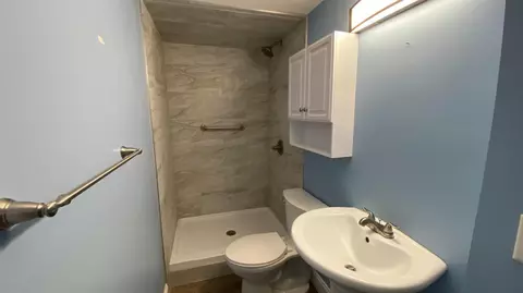 Bath - 3117 Devonshire Cir, Crown Point, IN 46307 photo 11 of 14
