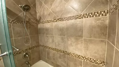Bath - 3117 Devonshire Cir, Crown Point, IN 46307 photo 7 of 14