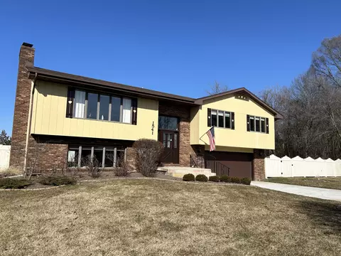 1541 E Valley Pl, Dyer, IN 46311 photo 1