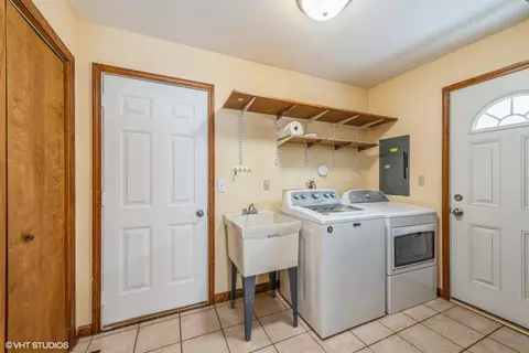 253 Pineview Ln, Valparaiso, IN 46383 photo 7