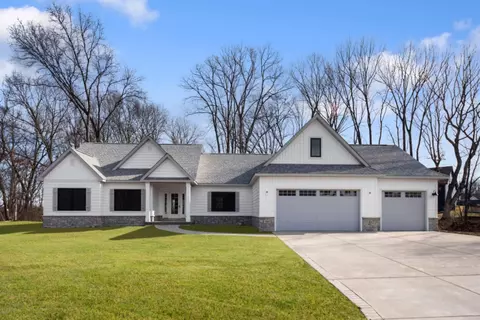 197 N Pinhook Dr, Valparaiso, IN 46385 photo 1