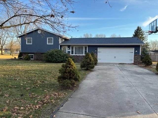 8957 Luann Dr