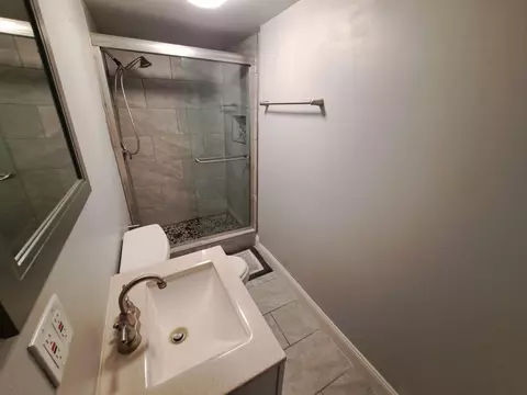 Bath - 7326 Hemlock Ave, Gary, IN 46403 photo 4 of 6