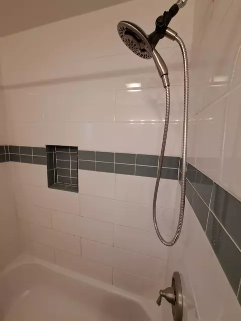 Bath - 7326 Hemlock Ave, Gary, IN 46403 photo 3 of 6