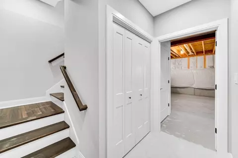 Entry Way - 906 Sylvia Ln, Crown Point, IN 46307 photo 2 of 2