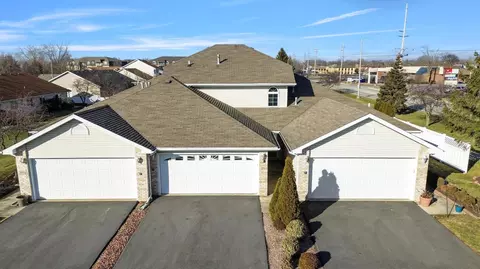255 Heritage Dr, Dyer, IN 46311 photo 1