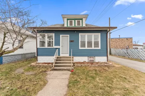 818 Becker St, Hammond, IN 46320 photo 2