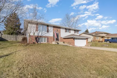 Exterior - 2326 Flint Ct, Dyer, IN 46311 photo 2 of 10
