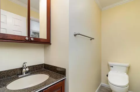 Bath - 2326 Flint Ct, Dyer, IN 46311 photo 1 of 3