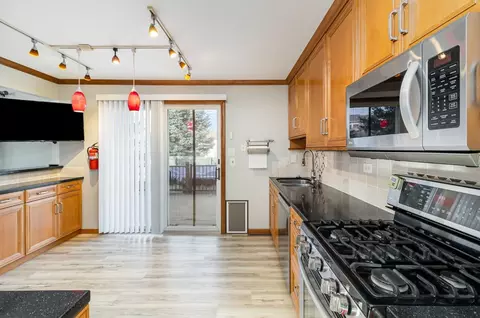 Kitchen - 2326 Flint Ct, Dyer, IN 46311 photo 2 of 3