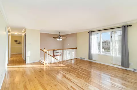 Living - 2326 Flint Ct, Dyer, IN 46311 photo 3 of 6
