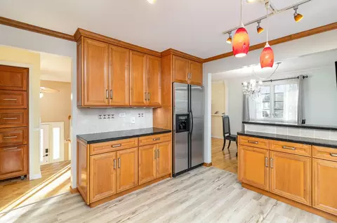 Kitchen - 2326 Flint Ct, Dyer, IN 46311 photo 3 of 3