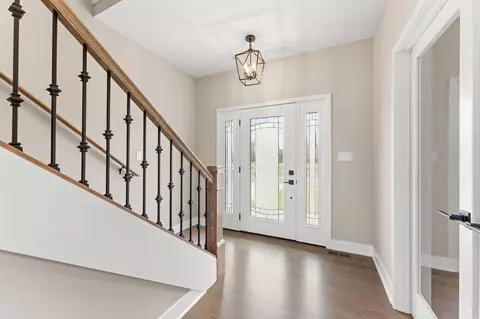 10420 Megan Way, Munster, IN 46321 photo 6