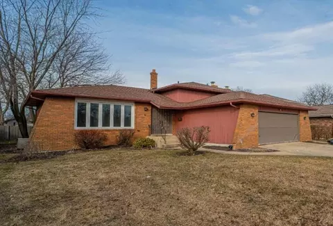Exterior - 1925 Martha St, Munster, IN 46321 photo 1 of 4