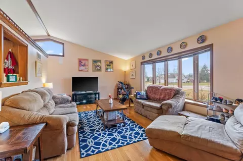 9533 E Oakridge Dr, Saint John, IN 46373 photo 8