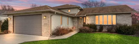 9533 E Oakridge Dr, Saint John, IN 46373 photo 1