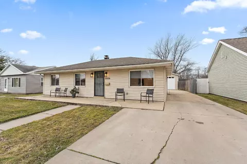 7926 N Bertram Ave, Hammond, IN 46324 photo 2