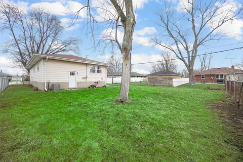 631 E Ash Pl, Griffith, IN 46319 photo 18