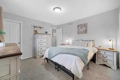 631 E Ash Pl, Griffith, IN 46319 photo 11