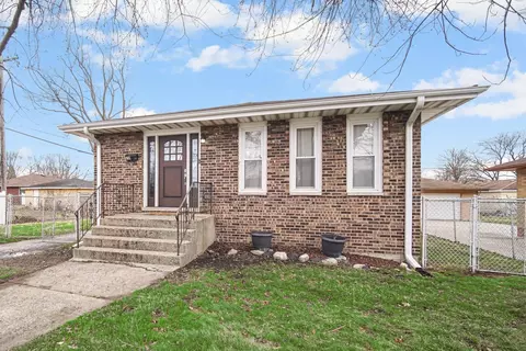 631 E Ash Pl, Griffith, IN 46319 photo 1
