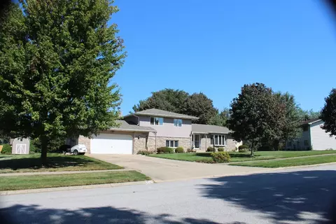 Exterior - 8532 E 94th Ct, Crown Point, IN 46307 photo 3 of 7