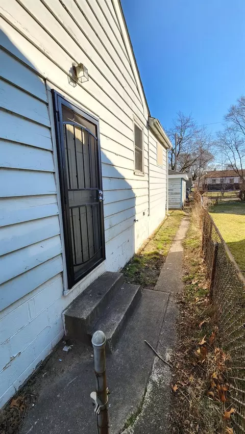 627 Colfax St, Gary, IN 46406 photo 17