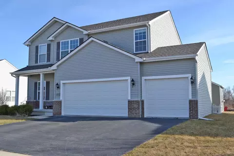 Exterior - 619 Edinburg Dr, Griffith, IN 46319 photo 6 of 7
