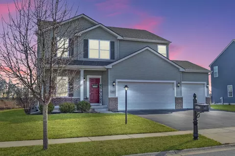 Exterior - 619 Edinburg Dr, Griffith, IN 46319 photo 1 of 7