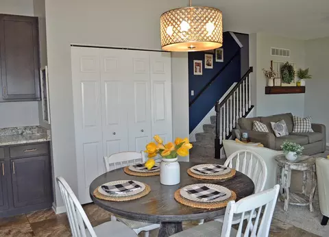 Dining - 619 Edinburg Dr, Griffith, IN 46319 photo 2 of 3