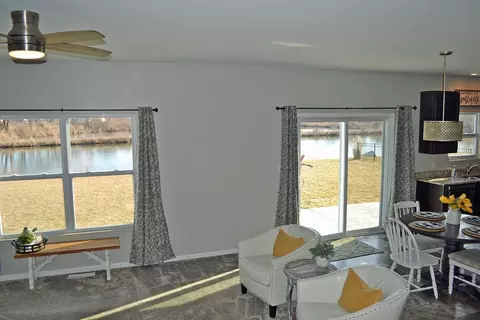 Living - 619 Edinburg Dr, Griffith, IN 46319 photo 1 of 4