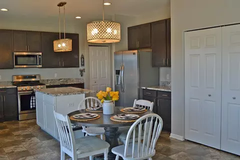 Kitchen - 619 Edinburg Dr, Griffith, IN 46319 photo 1 of 4