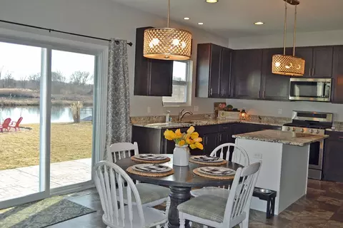 Dining - 619 Edinburg Dr, Griffith, IN 46319 photo 1 of 3