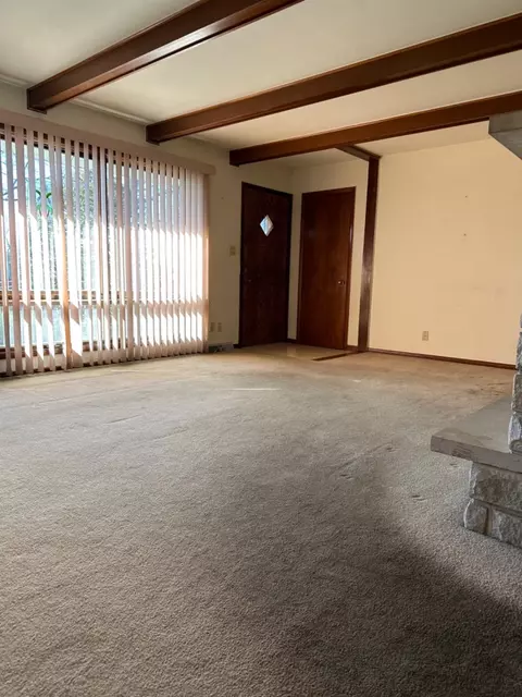 743 N Jay St, Griffith, IN 46319 photo 2